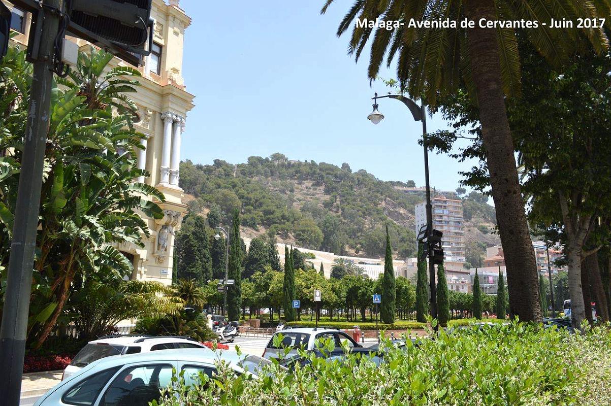 031- Malaga Avenida de Cervantes.JPG